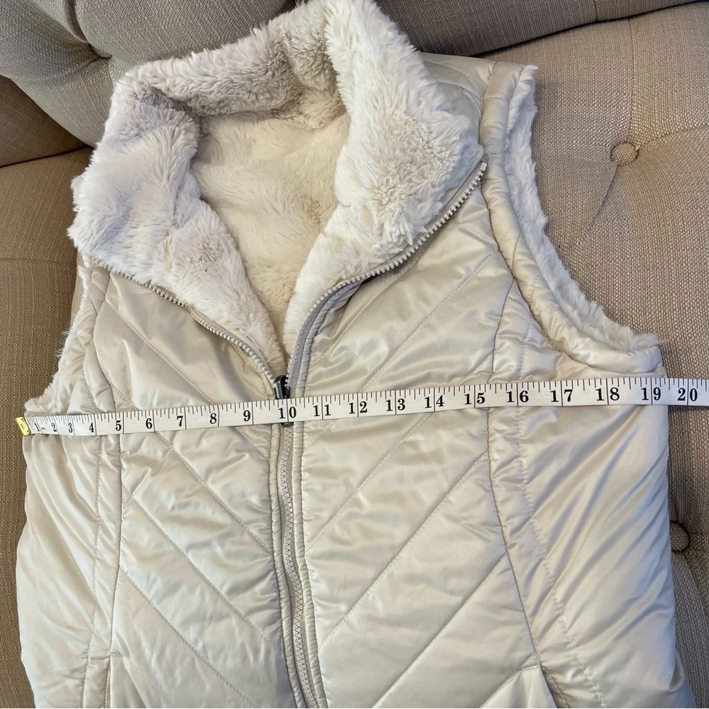 Nicole Miller Womens Medium Cream Reversible Quilted Puffer And Faux Fur Vest - Picture 8 of 9